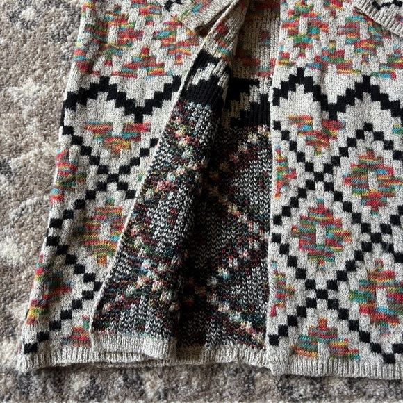 Dreamers Black and Cream Multicolor Chevron Cardigan with Floral Accents Size S - Picture 7 of 14